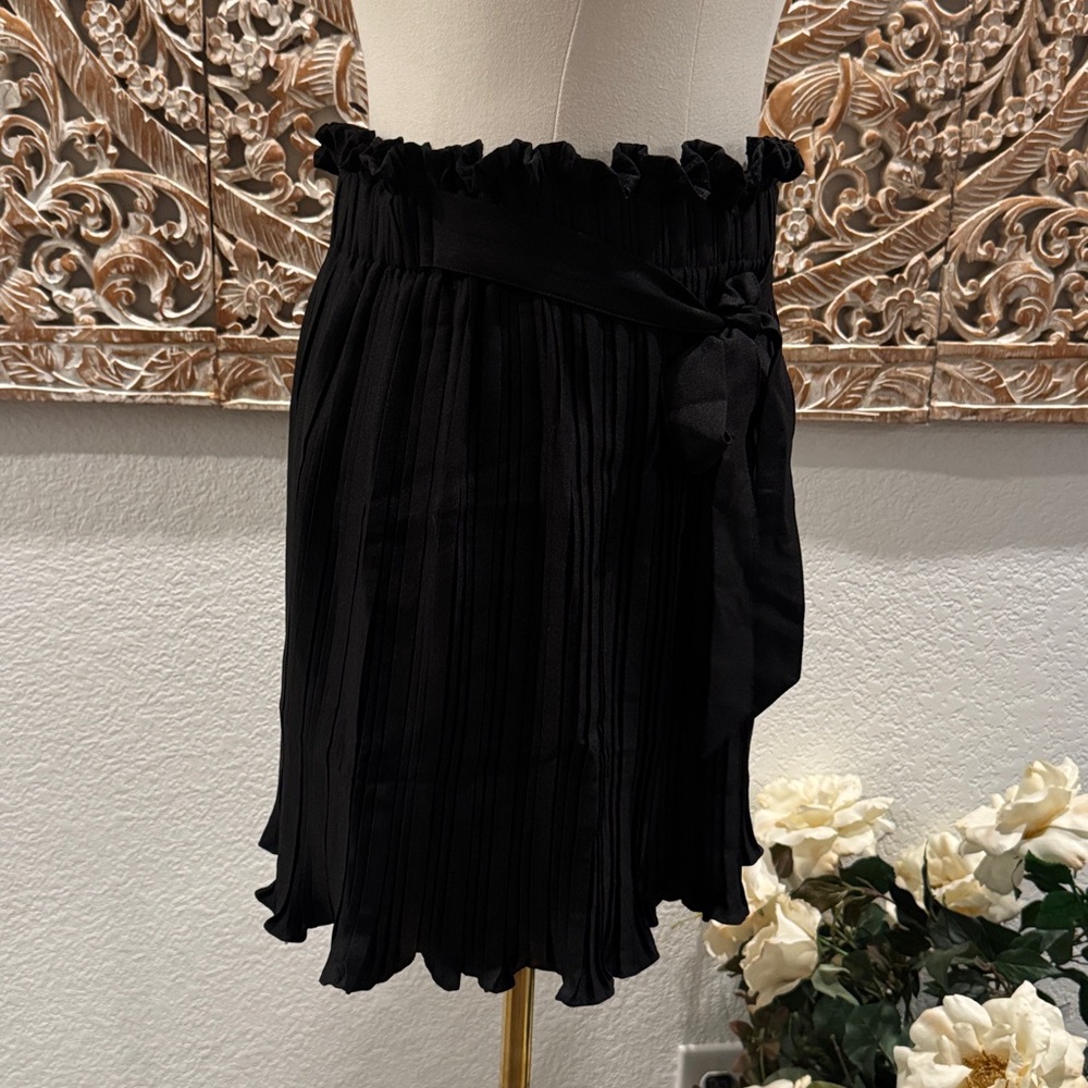 Haute Monde Black Crimped Flowy Mini Skirt w/ Tie Belt - Picture 4 of 16